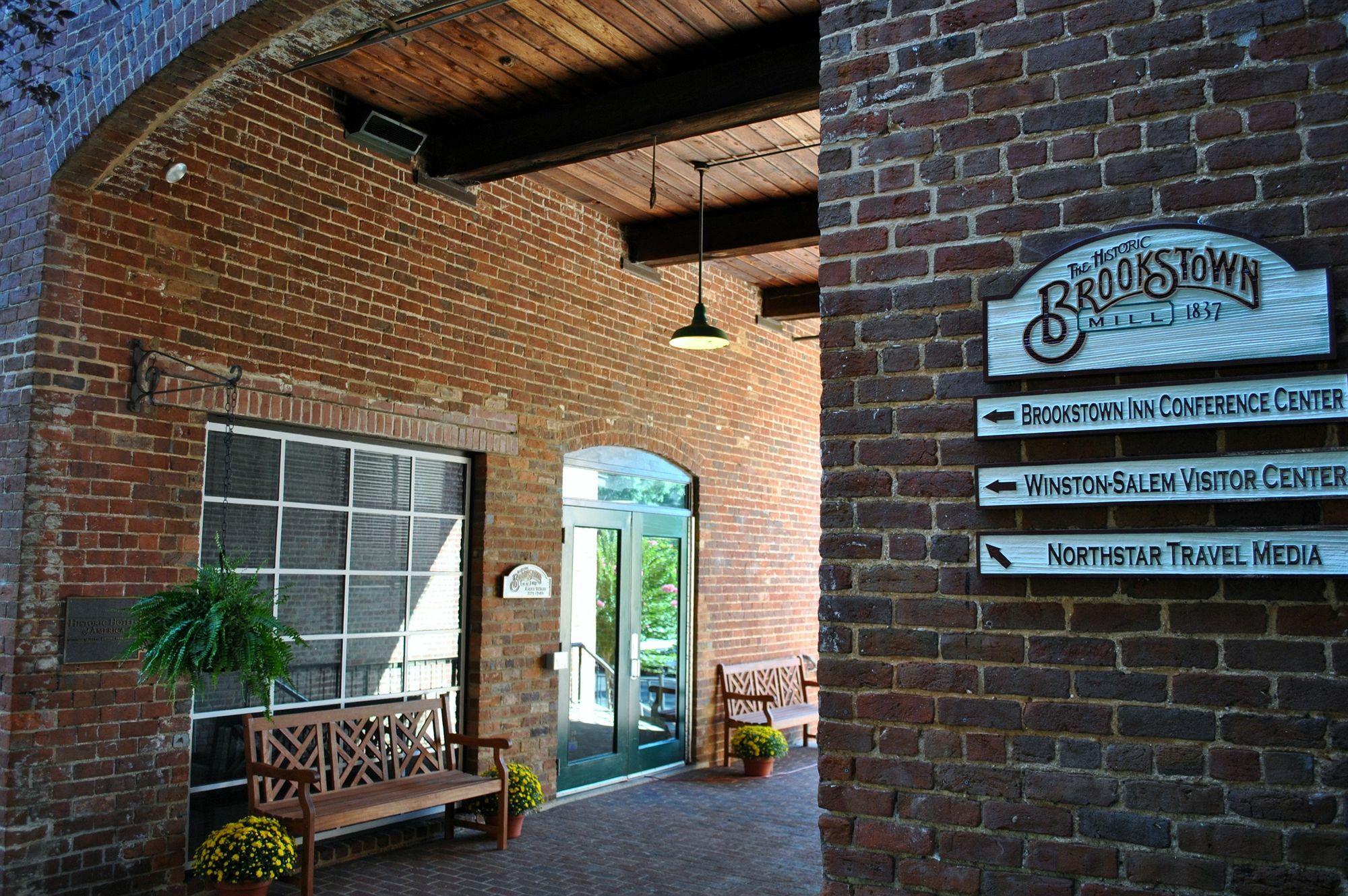 The Historic Brookstown Inn, Trademark Collection By Wyndham Winston-Salem Exterior foto